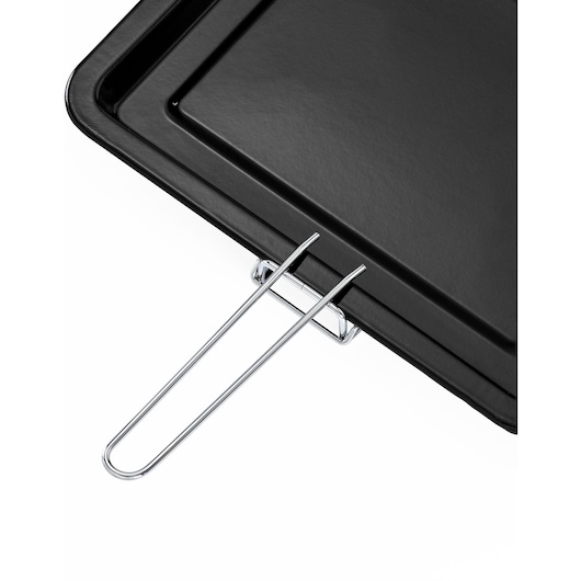 BLACKDECKER TRO35RDG black baking tray with metal handle, top angle, white background.